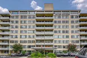 1301 S Arlington Ridge Road S, Arlington, VA 22202 - Photo 1