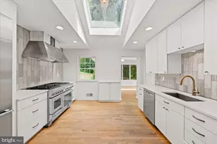 3621 38th St N, Arlington, VA 22207 - Photo 5