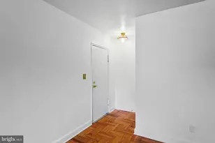 1301 N Ode St, Arlington, VA 22209 - Photo 3