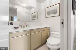 1300 Crystal Dr, Arlington, VA 22202 - Photo 21