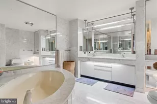 1300 Crystal Dr, Arlington, VA 22202 - Photo 17