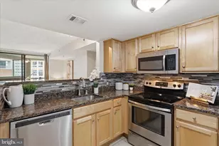 1001 N Vermont St, Arlington, VA 22201 - Photo 7
