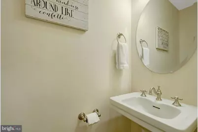 2249 N Wakefield Street N, Arlington, VA 22207 - Photo 5