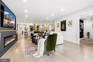 1300 Crystal Dr, Arlington, VA 22202 - Photo 3