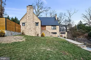 2347 S Arlington Ridge Rd, Arlington, VA 22202 - Photo 1