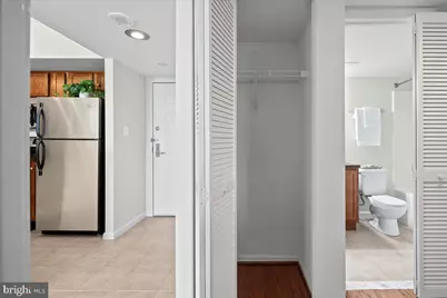1001 N Randolph Street #913, Arlington, VA 22201 - Photo 17