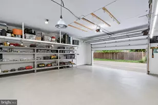 1101 17th St S, Arlington, VA 22202 - Photo 3