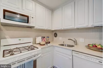 5051 7th Road S #102, Arlington, VA 22204 - Photo 7