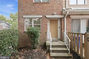 1113 N Vernon St, Arlington, VA 22201 - Photo 1