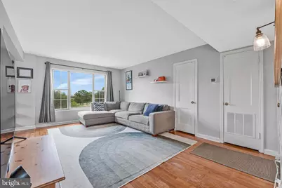 1427 N Nash Street N #N-202, Arlington, VA 22209 - Photo 5