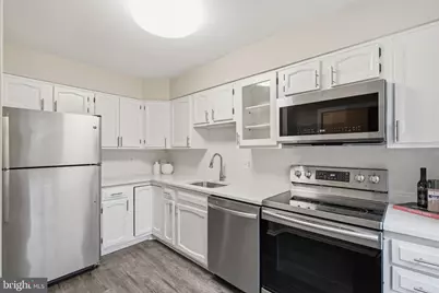 4915 7th Road S #4915, Arlington, VA 22204 - Photo 3