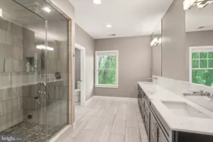 4226 40th St N, Arlington, VA 22207 - Photo 71