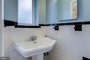 1947 Arlington Ridge Rd, Arlington, VA 22202 - Photo 17
