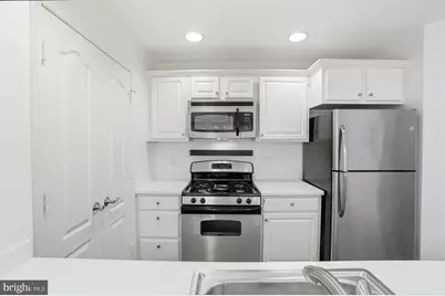 1050 N Stuart Street #122, Arlington, VA 22201 - Photo 5
