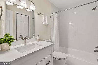 2050 Calvert Street N #109, Arlington, VA 22201 - Photo 31