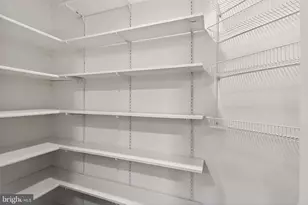 2050 Calvert Street N, Arlington, VA 22201 - Photo 27