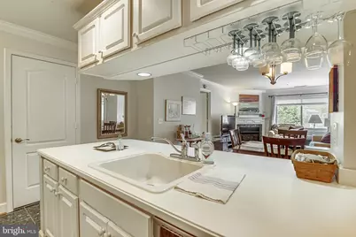 1050 N Stuart Street N #201, Arlington, VA 22201 - Photo 5