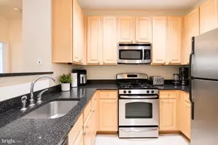 2465 Army Navy Dr, Arlington, VA 22206 - Photo 7