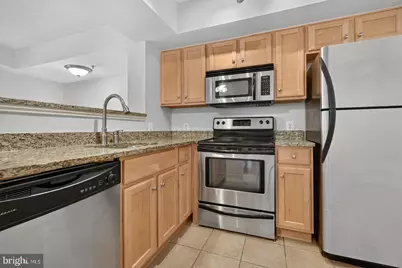 1001 N Vermont Street #811, Arlington, VA 22201 - Photo 11