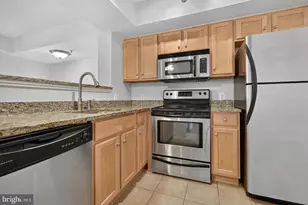1001 N Vermont St, Arlington, VA 22201 - Photo 11