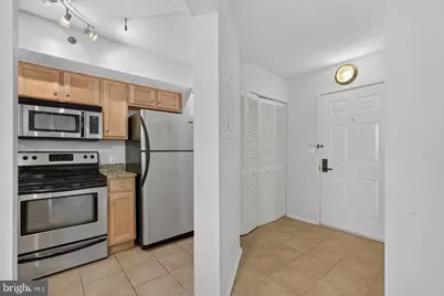 1001 N Vermont Street #811, Arlington, VA 22201 - Photo 9