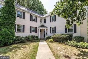 1319 S Walter Reed Dr, Arlington, VA 22204 - Photo 1
