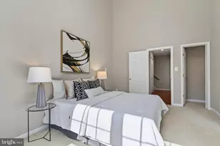 2402 N Greenbrier Ct, Arlington, VA 22207 - Photo 27