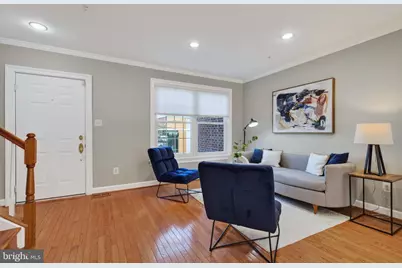 2402 N Greenbrier Court, Arlington, VA 22207 - Photo 9