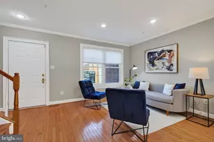 2402 N Greenbrier Ct, Arlington, VA 22207 - Photo 9