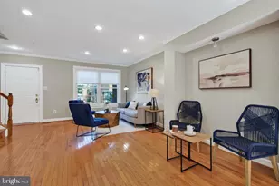 2402 N Greenbrier Ct, Arlington, VA 22207 - Photo 5