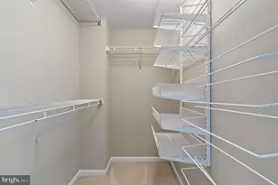 2402 N Greenbrier Ct, Arlington, VA 22207 - Photo 29