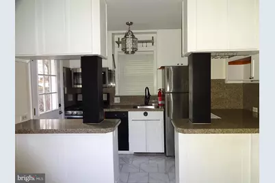 1102 16th Street S, Arlington, VA 22202 - Photo 7