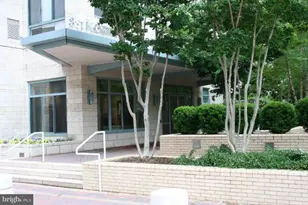 851 N Glebe Rd, Arlington, VA 22203 - Photo 3