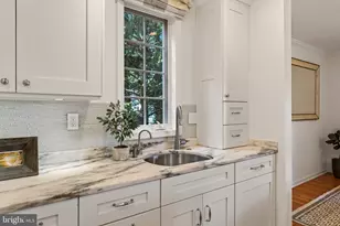 1739 N Wakefield Street N, Arlington, VA 22207 - Photo 9