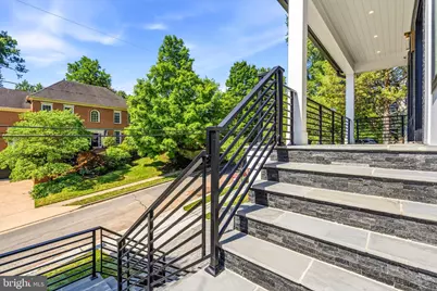 1211 20th Street S, Arlington, VA 22202 - Photo 9