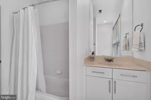 2074 N Oakland St, Arlington, VA 22207 - Photo 39