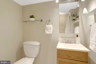 2000 N George Mason Dr, Arlington, VA 22205 - Photo 55