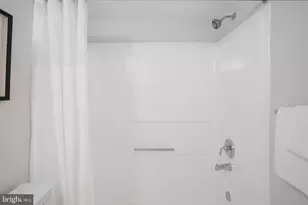 1001 N Vermont St, Arlington, VA 22201 - Photo 17