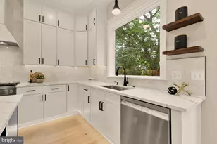 923 17th St S, Arlington, VA 22202 - Photo 17