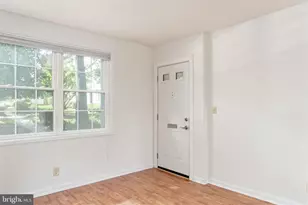2731 S Walter Reed Dr, Arlington, VA 22206 - Photo 3