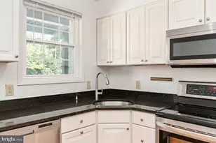 2731 S Walter Reed Dr, Arlington, VA 22206 - Photo 11