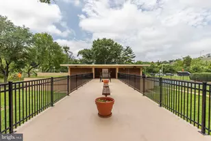 1300 Army Navy Dr, Arlington, VA 22202 - Photo 5