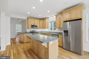 4403 19th St N, Arlington, VA 22207 - Photo 17