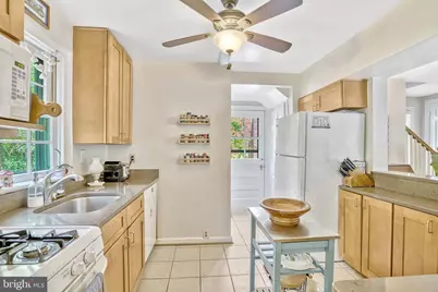 416 S Abingdon Street, Arlington, VA 22204 - Photo 5