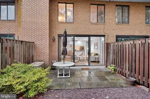 1414 12th St N, Arlington, VA 22209 - Photo 5