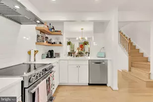 2536 S Walter Reed Dr, Arlington, VA 22206 - Photo 3