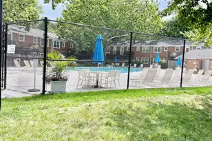 2713 S Walter Reed Dr, Arlington, VA 22206 - Photo 3