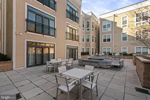 989 S Buchanan Street S, Arlington, VA 22204 - Photo 11