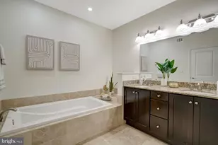 1418 N Rhodes St, Arlington, VA 22209 - Photo 23