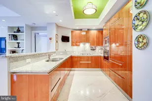 1881 N Nash St, Arlington, VA 22209 - Photo 3